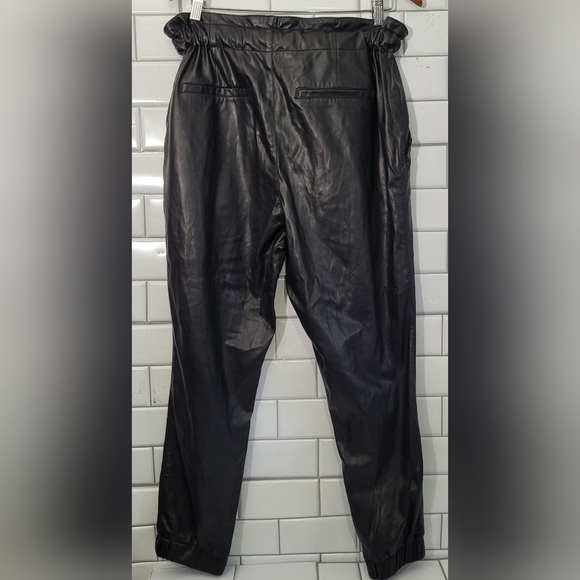 SOHO NEW YORK & COMPANY JEANS Ladies Black Faux Leather Jogger Style Pant Drawst - Picture 6 of 8
